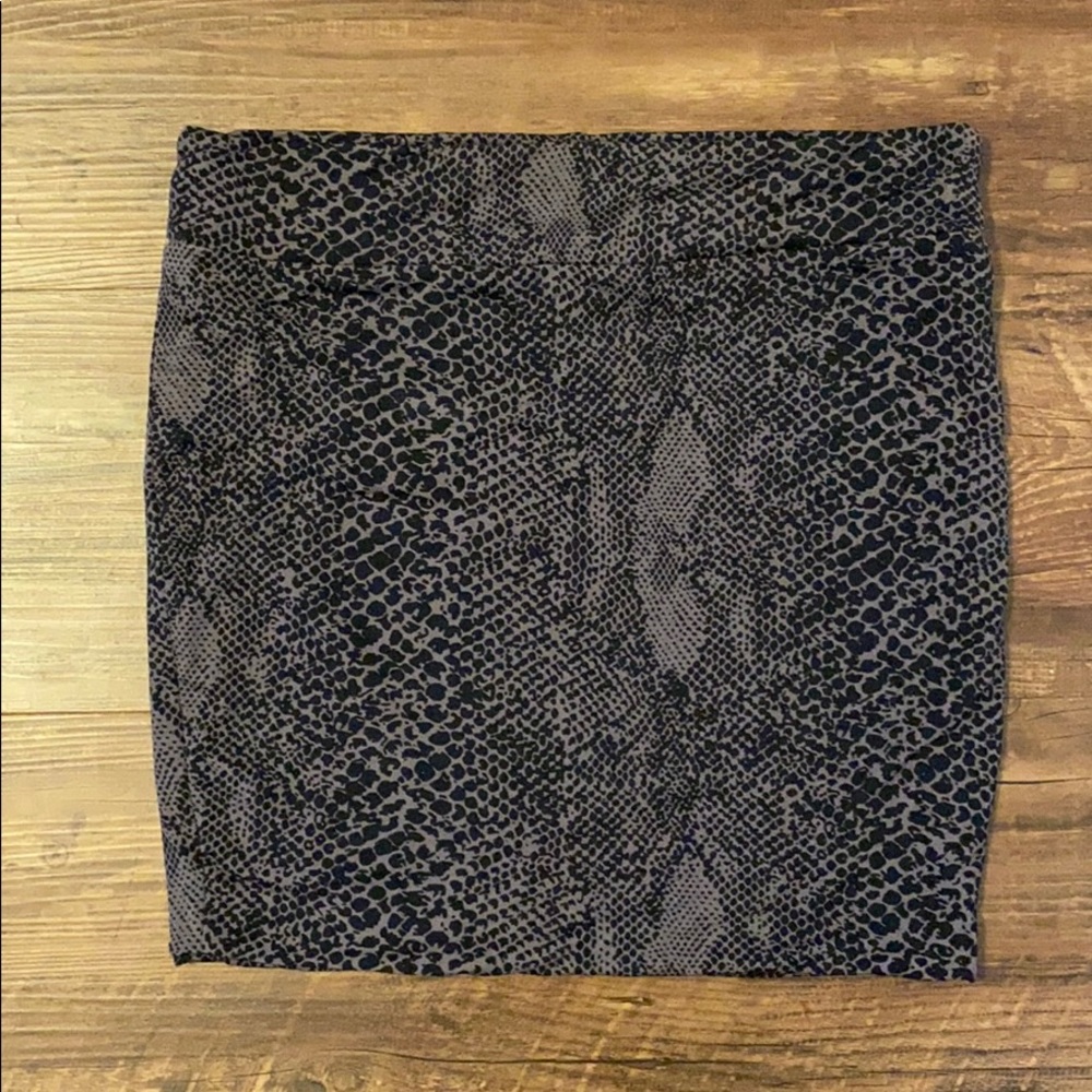 Acacia Paia Skirt in black snake size S